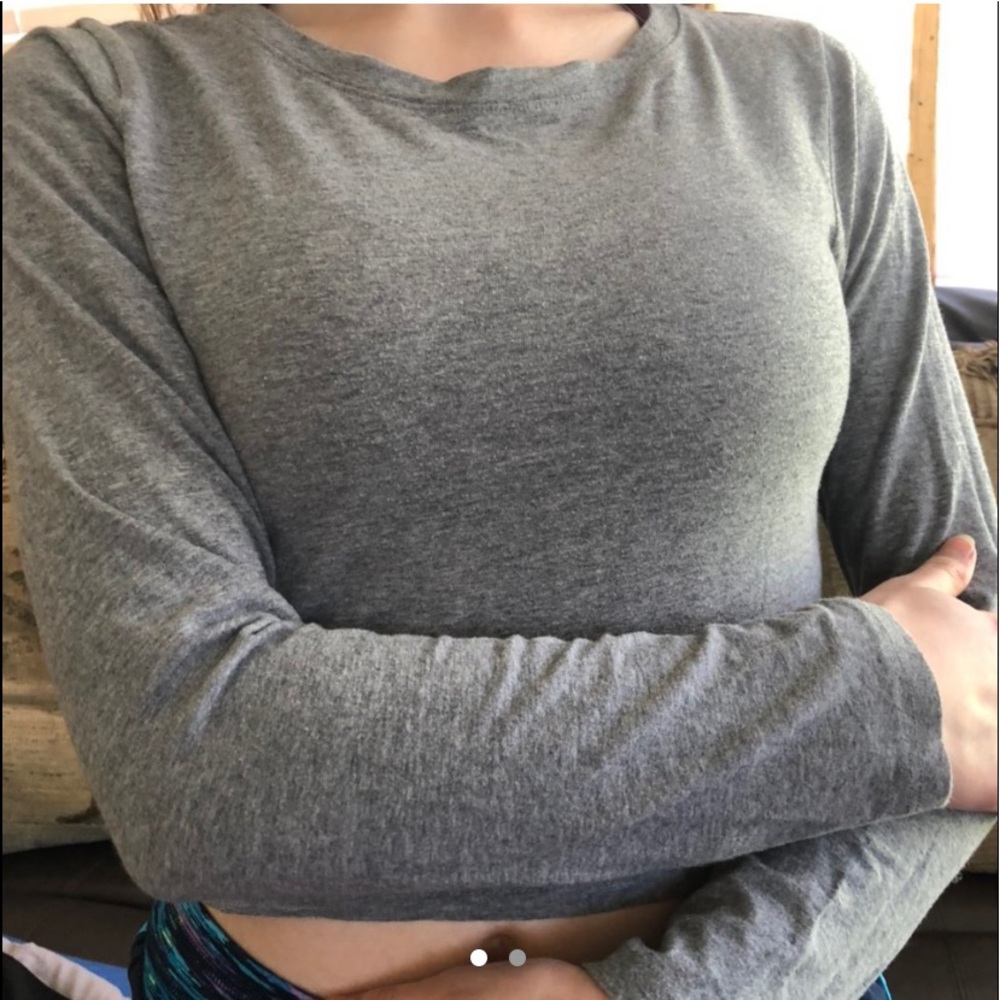grey crop top